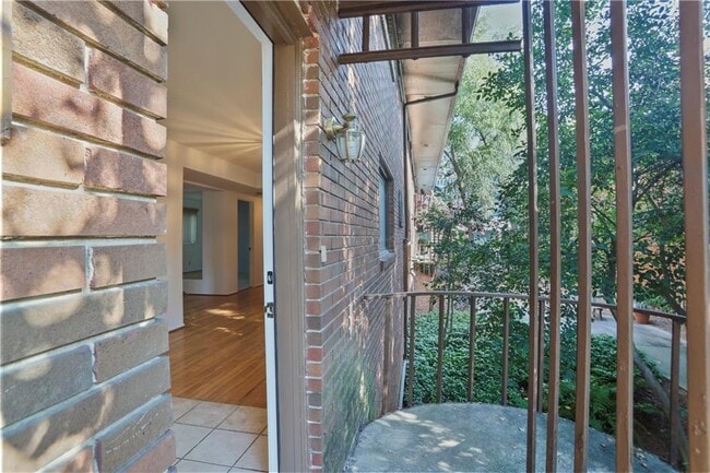 Photo - 20 26th St NW Unidad B1