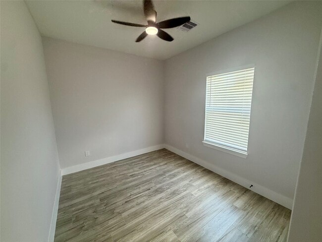 Photo - 9508 Quaker Ct