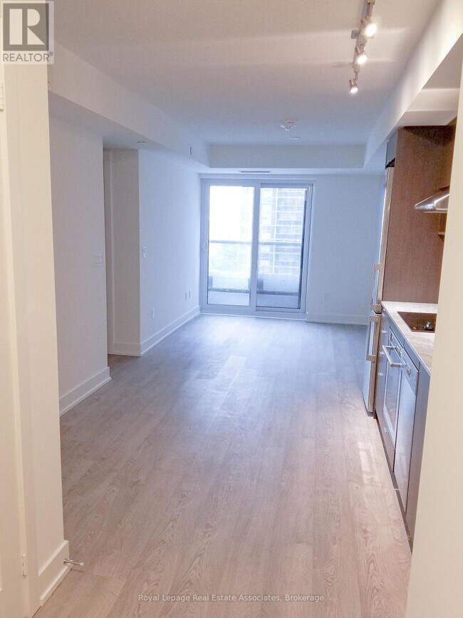 Photo - 7 Mabelle Ave Unit 610