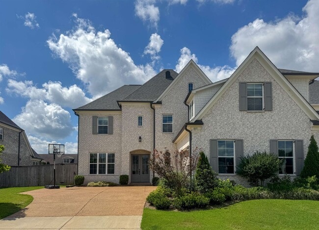 Building Photo - 621 Covington Walk Ln S