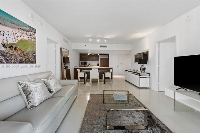 Building Photo - 475 Brickell Ave Unit 2009 Rental