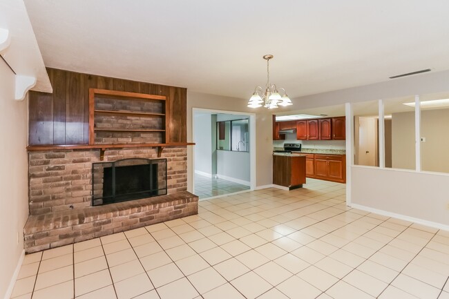 Photo - 15619 Loma Verde Dr