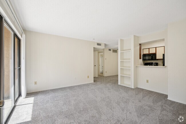 1BR, 1BA - 715SF - Living Room