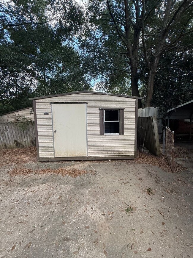 Photo - ** 3 Bed 1 Bath located in Chisholm ** Cal...