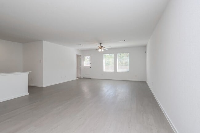 Photo - 16002 Tallis Dr