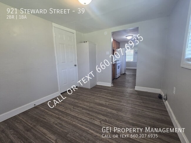 921 Steward St