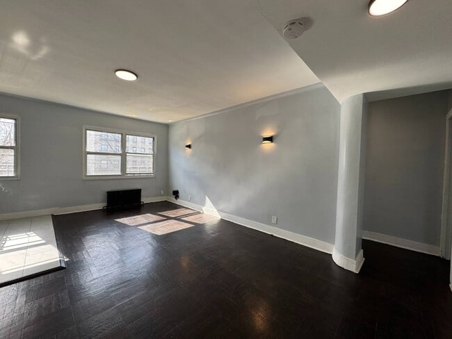 Photo - 1254 White Plains Rd