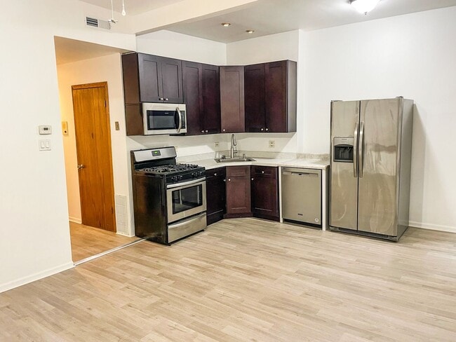 Photo - 2152 W Division St Unit 2152 W Division 2R