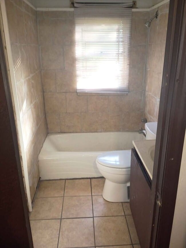 Photo - 304 Wells Ave