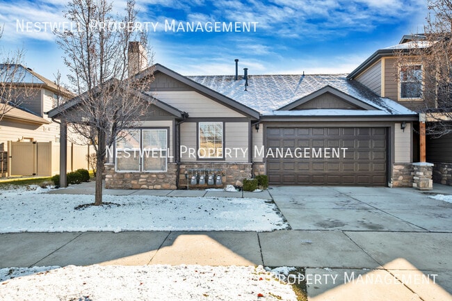 Photo - 743 Club Oaks Dr House