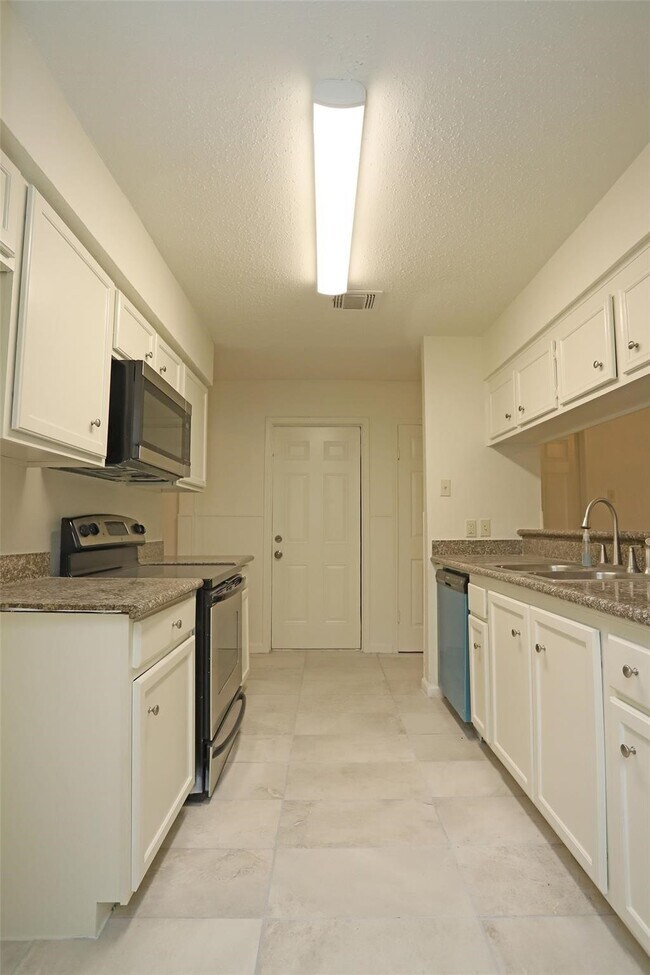 Photo - 5023 Monteith Dr