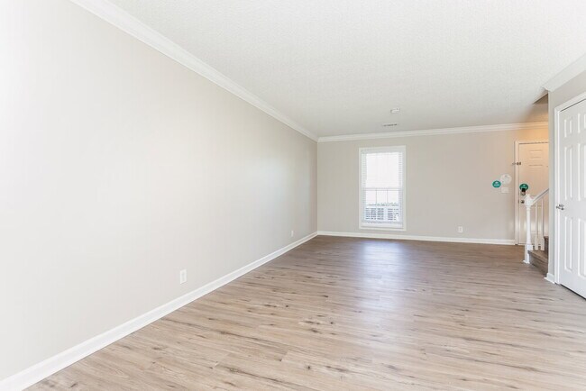 Photo - 111 Dorchester Ct