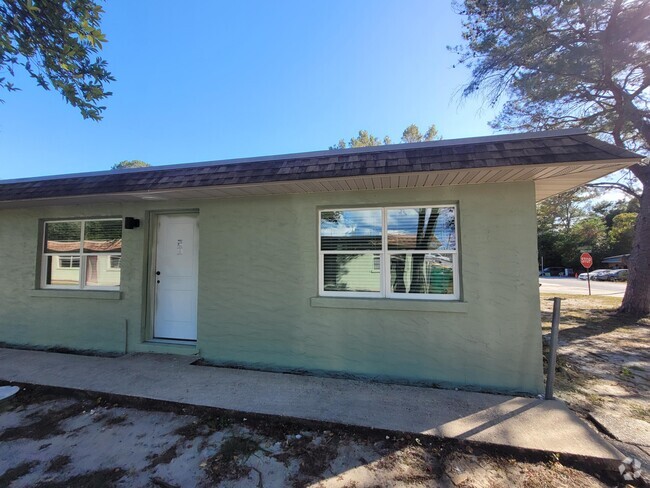 Building Photo - 731 Edge St Rental