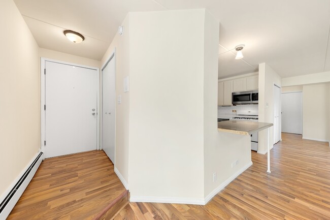 Photo - 5325 Waterbury Ct Unidad 2701
