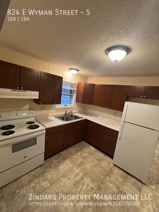 Photo - 824 E Wyman Ave Unidad 5