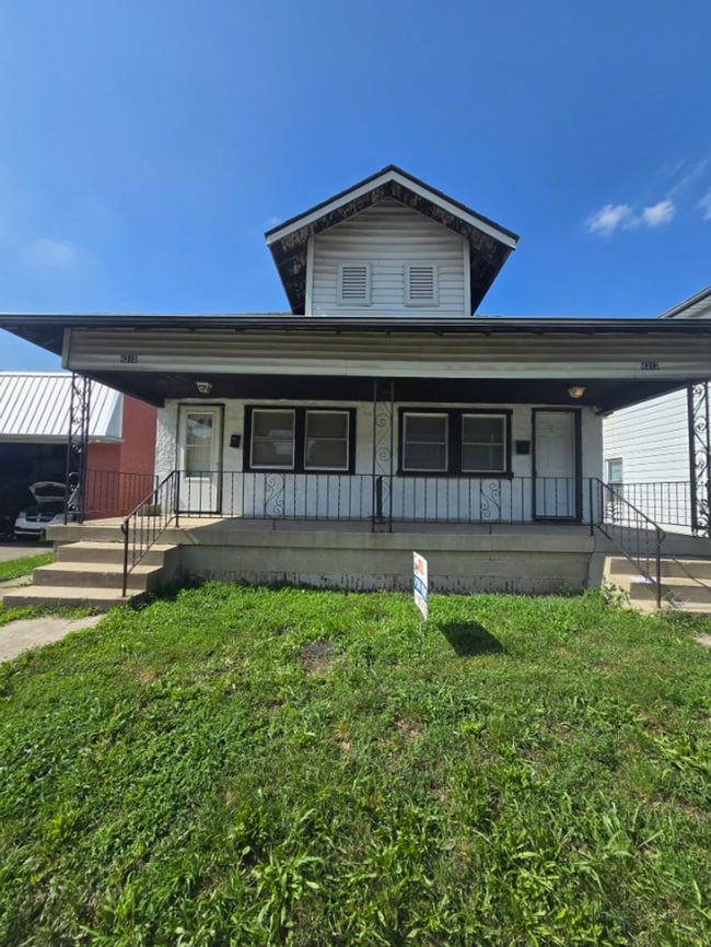 Building Photo - Spacious One Bedroom Duplex Near E. Michigan and Emerson