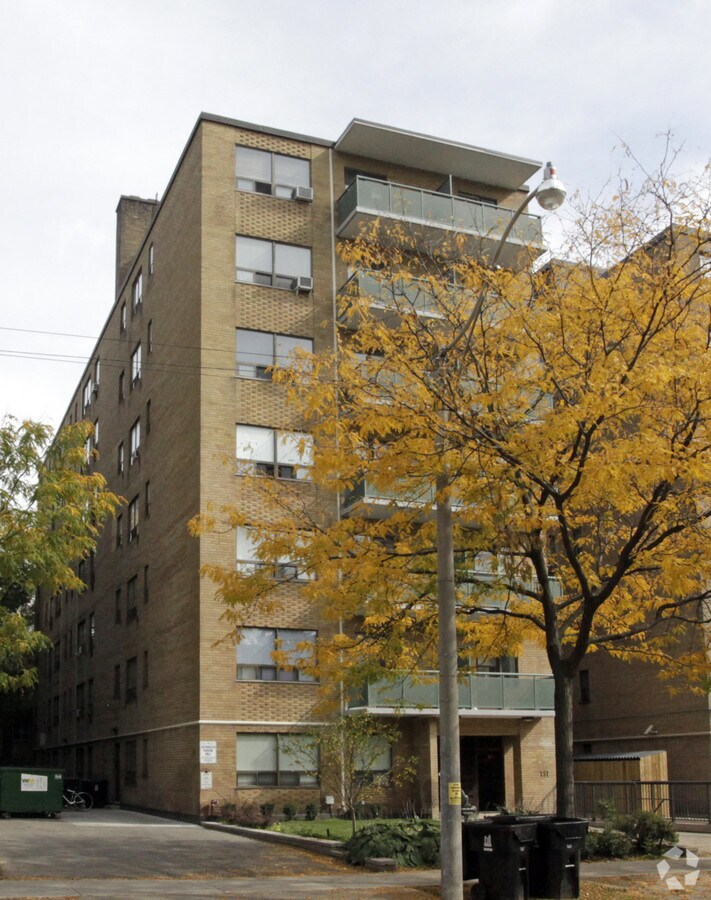 Photo - 151 St George St