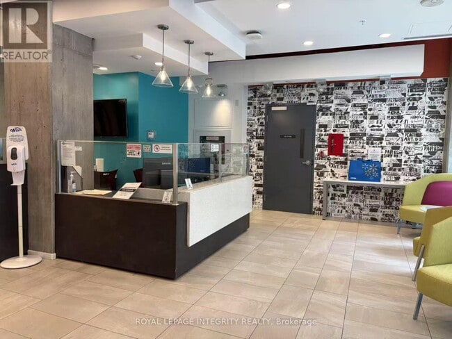 Photo - 105 Champagne Ave S Unit 2010