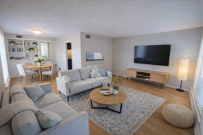 Building Photo - 2425 Ashdale Dr Unit 43