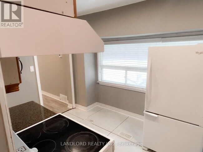 Photo - 9 Albright Ave