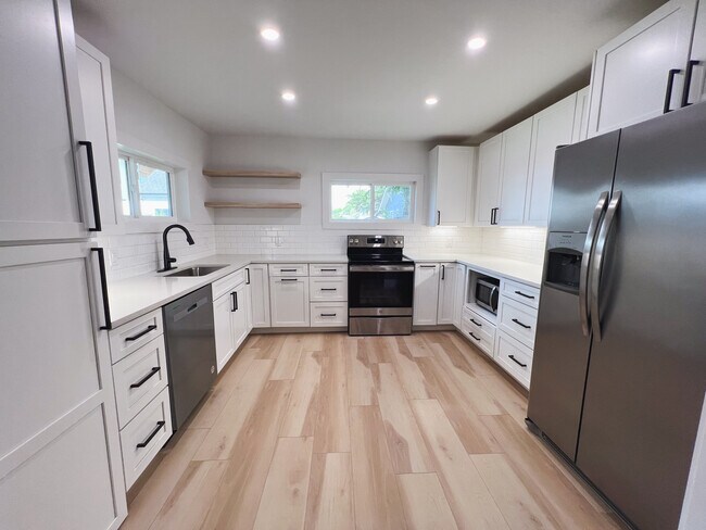 Photo - 5544 Willis Ave Unit Guest House