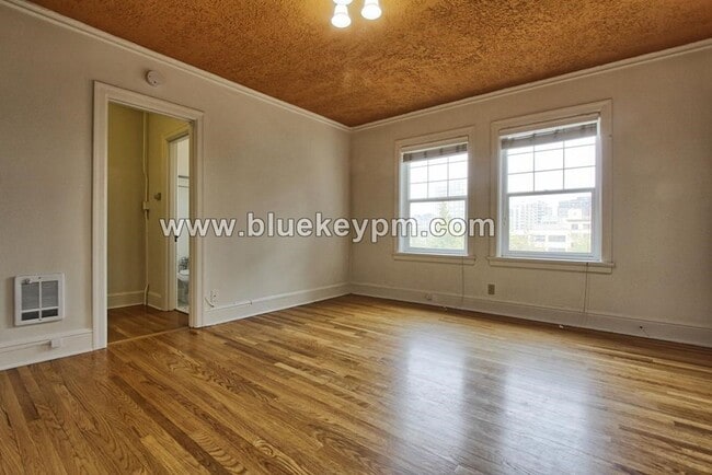 Photo - Pearl District Studio Condo in Historic Empress Hotel