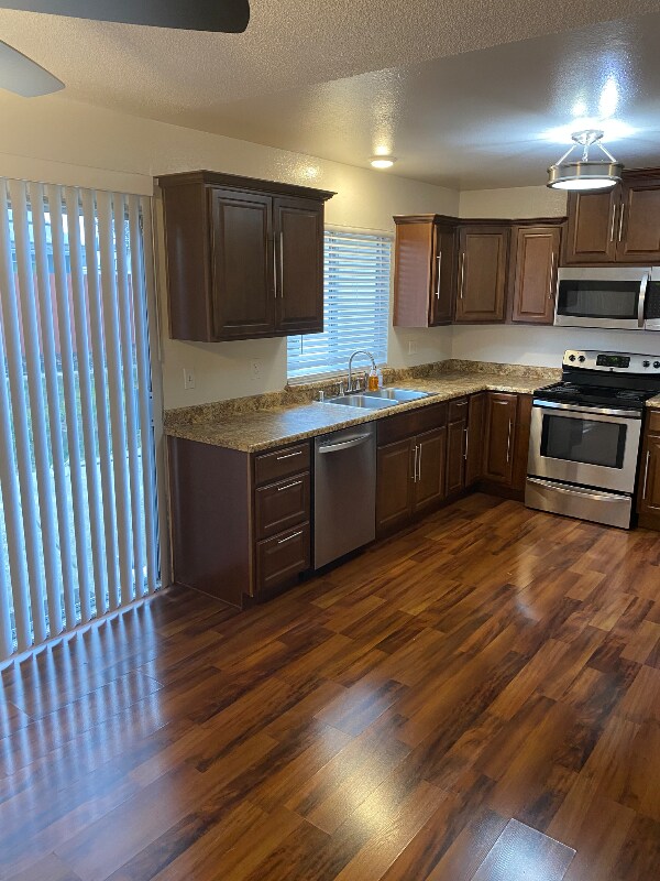 Photo - 902 Muscovy Ct