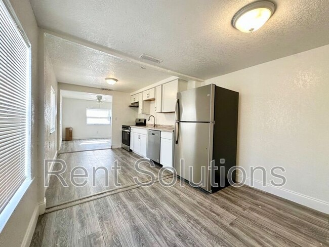 Photo - 3905 54th Ave N