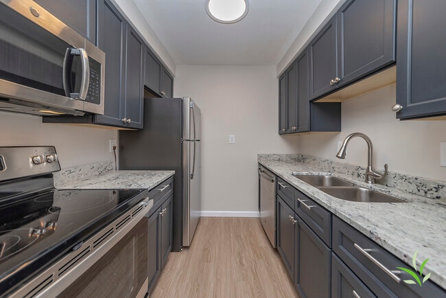 Kitchen - Day Heights Meadows