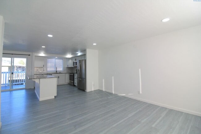 Photo - Updated West Kennewick 5 Bed/3 Bath House