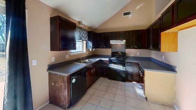 Photo - Great back yard Midwest City neighbors!