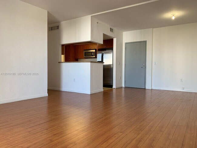 Building Photo - 36 NW 6th Ave Unit 1108