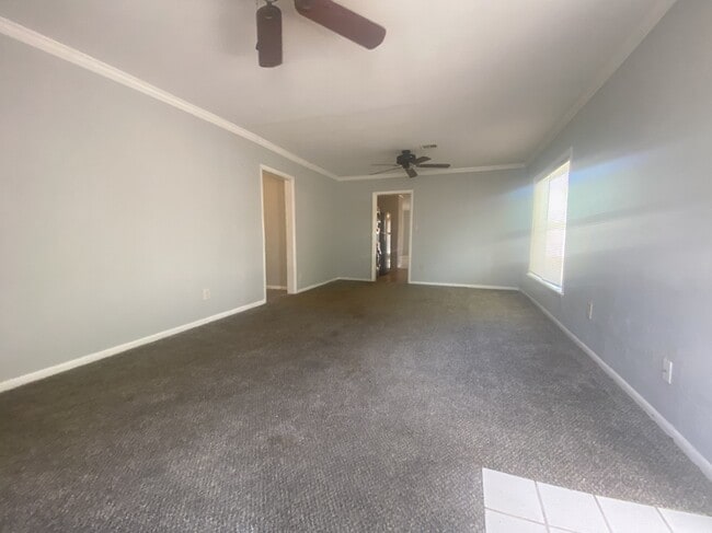 Photo - 322 E Elgin St