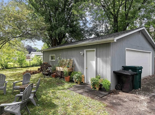 Photo - 1325 Cardinal Ln