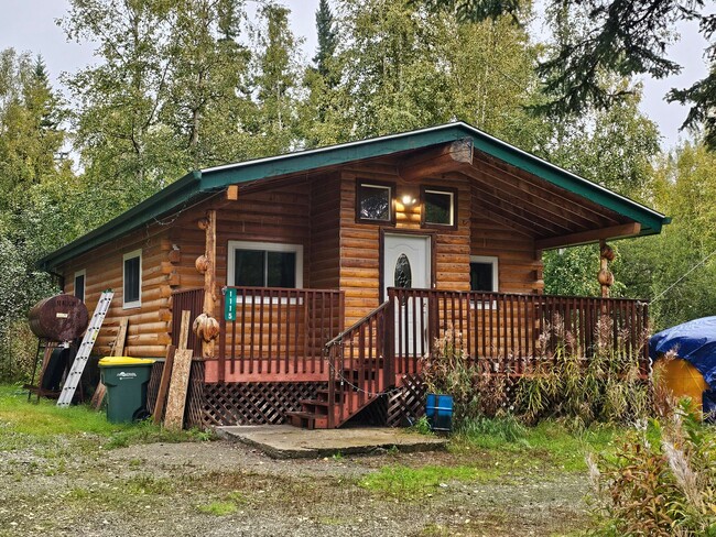 Building Photo - Cozy 2-Bedroom Home Off Farmer's Loop – Co...