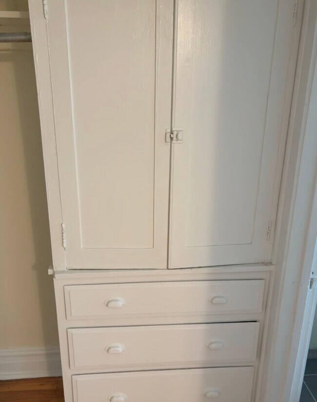 Photo - 33rd & Ridgeland Ave