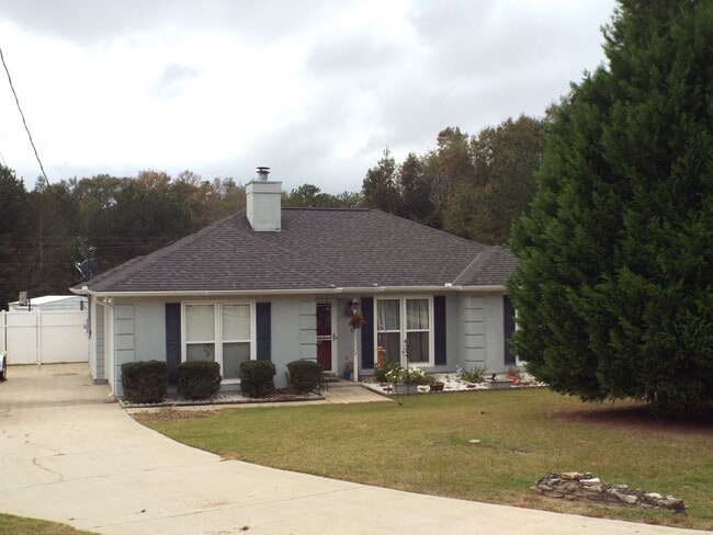 4 Bedroom, 2 Bath Home in Desirable Lee Co... - 4 Bedroom, 2 Bath Home in Desirable Lee Co...