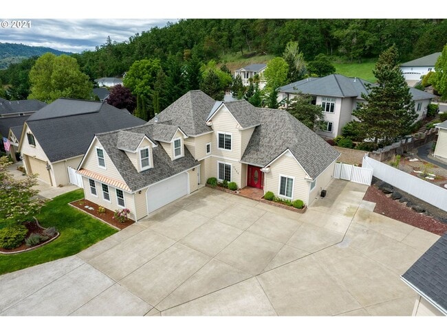 Photo - druc01 Unit 2400 NW Canterbury Dr