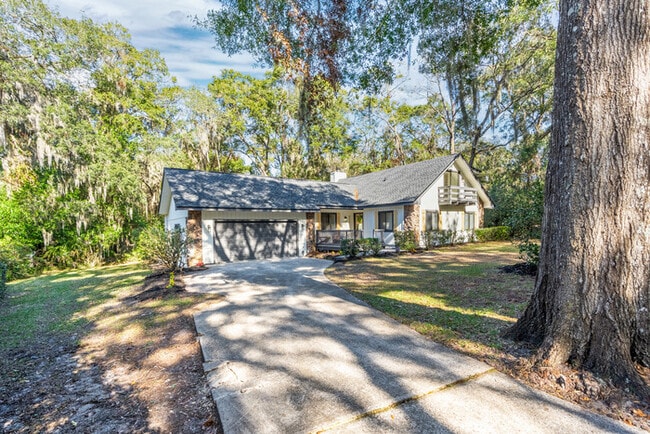 Building Photo - Stunning Renovated 3BD/2BA Home for Rent o...