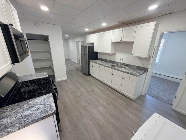 Building Photo - 446 4th St Unit Apt 2