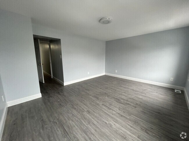 Building Photo - 915 Washington Ave Unit 2F Rental