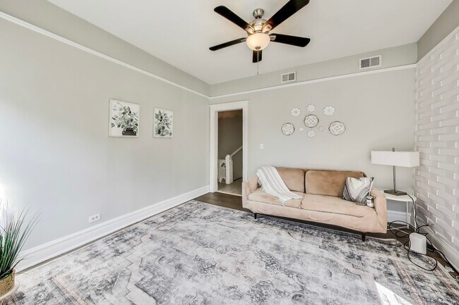 Photo - 5169 S Michigan Ave Unit 2