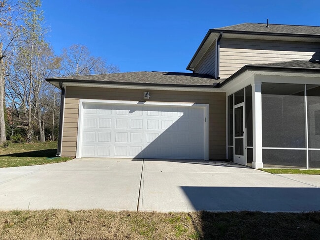 Photo - Room in House on Hedge Maple Dr