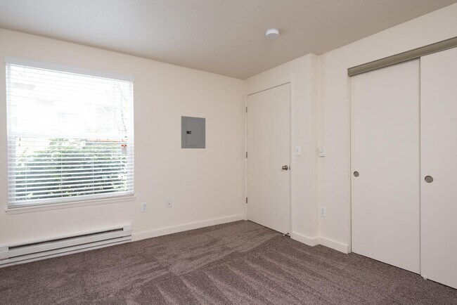 Courtside Apartments