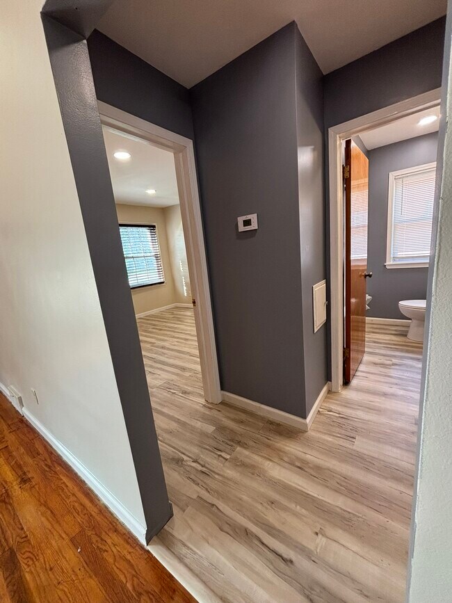 Photo - 1429 Venice St