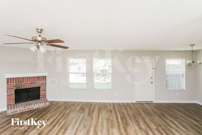 Photo - 1610 Cliffbrook Dr