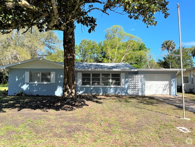 Building Photo - 305 Trudgeon Dr Rental