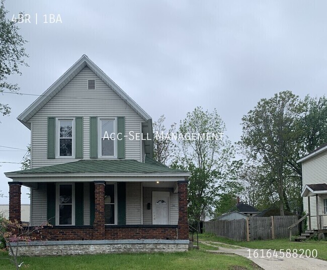 Building Photo - 740 Bates St SE Rental