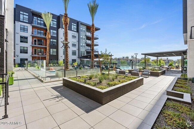 Building Photo - 7111 E Tierra Buena Ln Unit B7 Rental