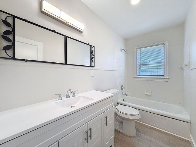 Photo - 3800 Dartmouth Ave N